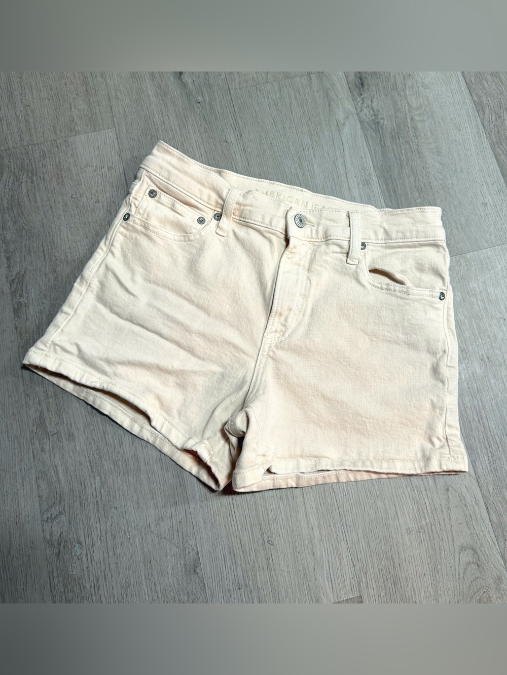 •AMERICAN EAGLE• SUPER HIGH RISE RELAXED SHORTS